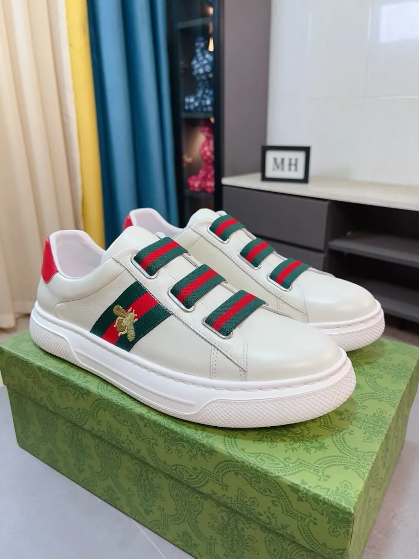 Factory price 480🌹🌹GUCCI [Gucci] New high-end brand of men's shoes, the latest fashionable casual men's shoes, trendy and versatile style, relaxed and sporty style, uppers imported from Italy, first-layer cowhide, genuine leather lining and ultra-fine workmanship. Original personalized fashionable rubber wear-resistant outsole, light and comfortable on the foot, size 38-44